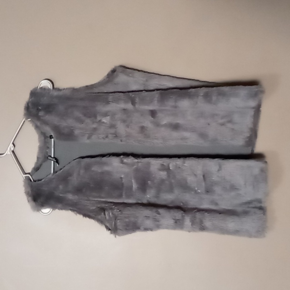 Label Be Gray Acrylic Fur Vest wo Enclosures Size 12/14